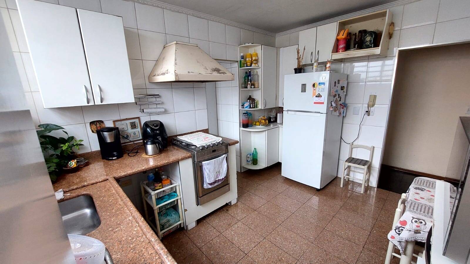 Apartamento à venda com 3 quartos, 140m² - Foto 11