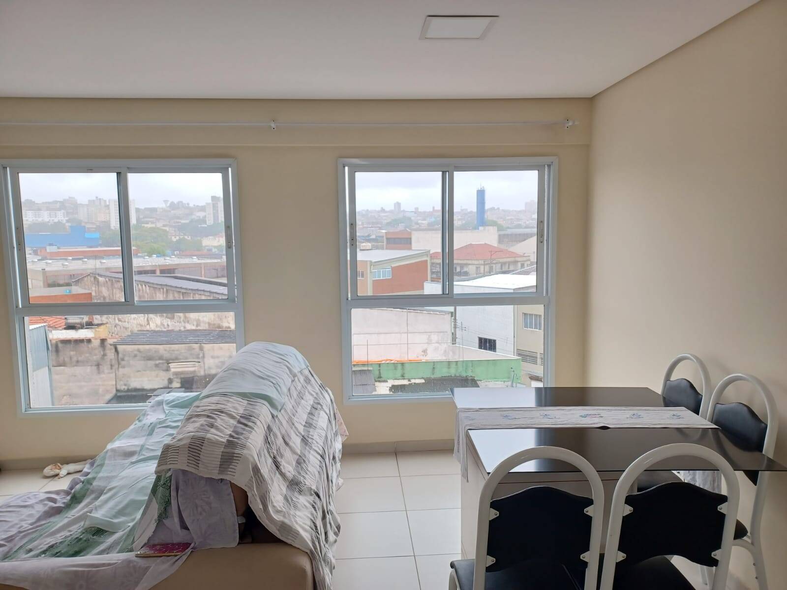 Apartamento à venda com 2 quartos, 60m² - Foto 4