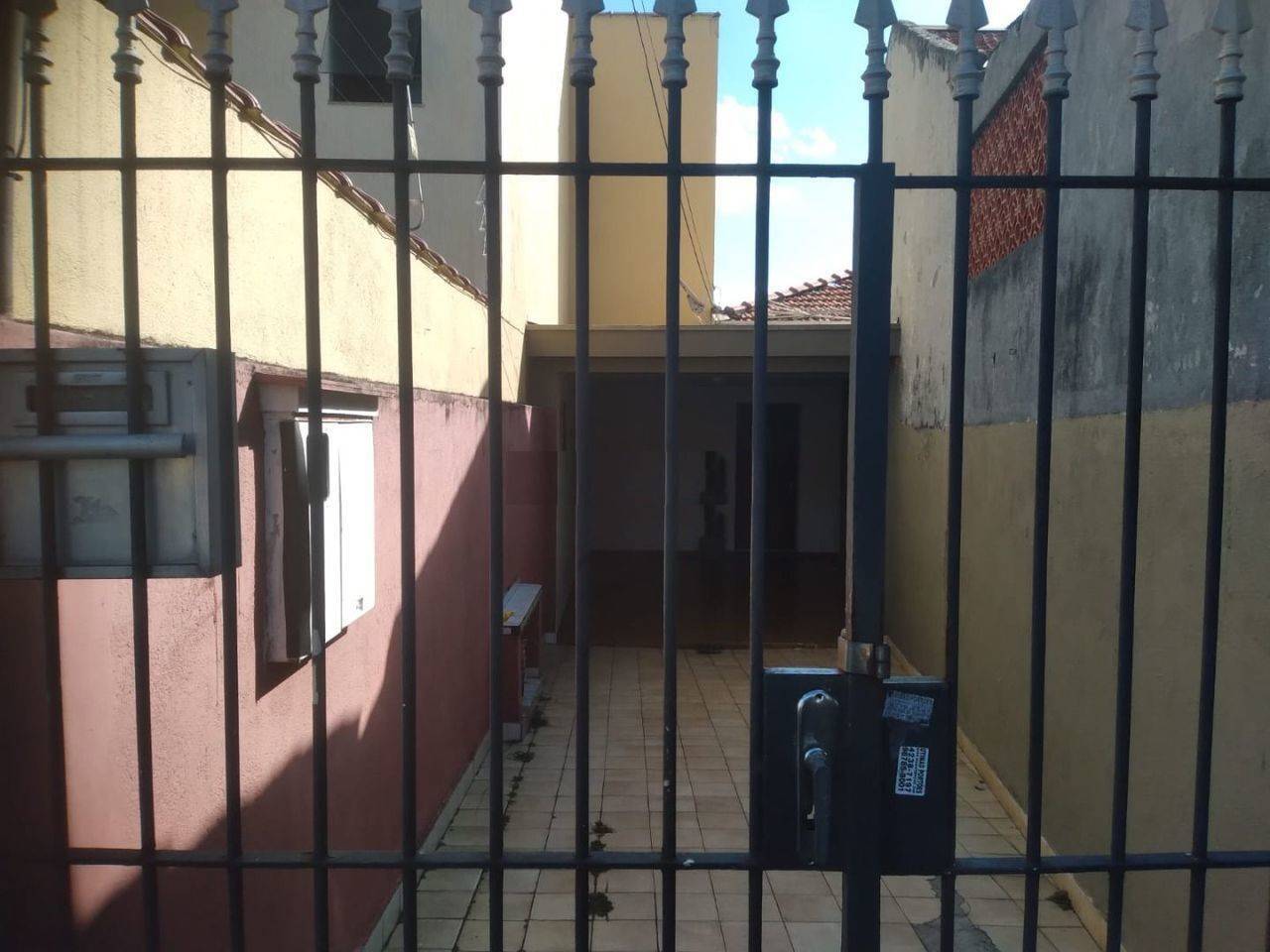 Casa à venda com 2 quartos, 117m² - Foto 3