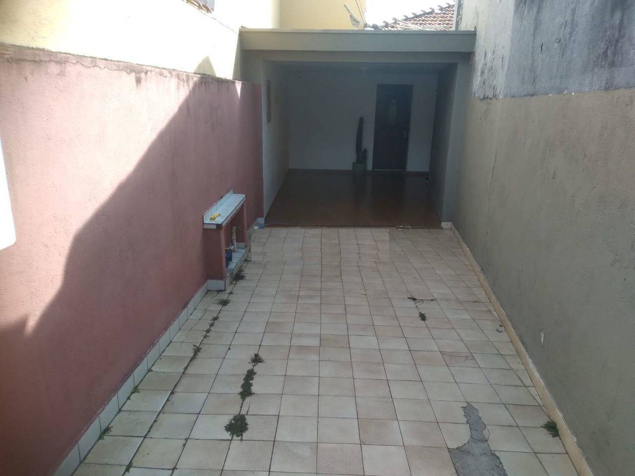 Casa à venda com 2 quartos, 117m² - Foto 2