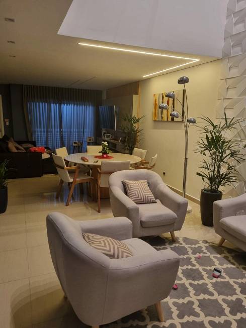 Casa à venda com 3 quartos, 240m² - Foto 3