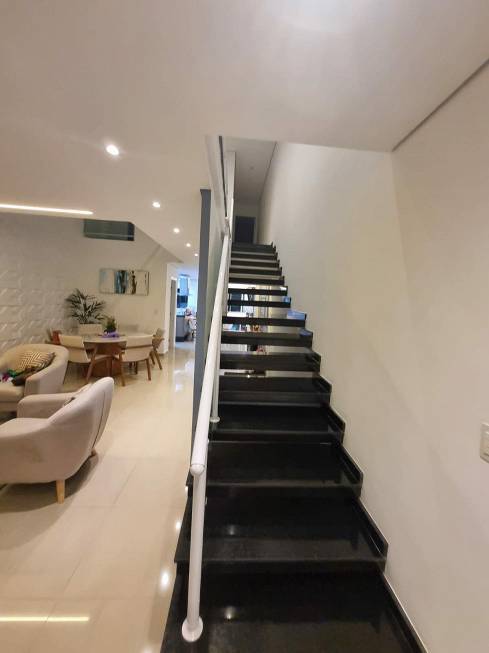 Casa à venda com 3 quartos, 240m² - Foto 11