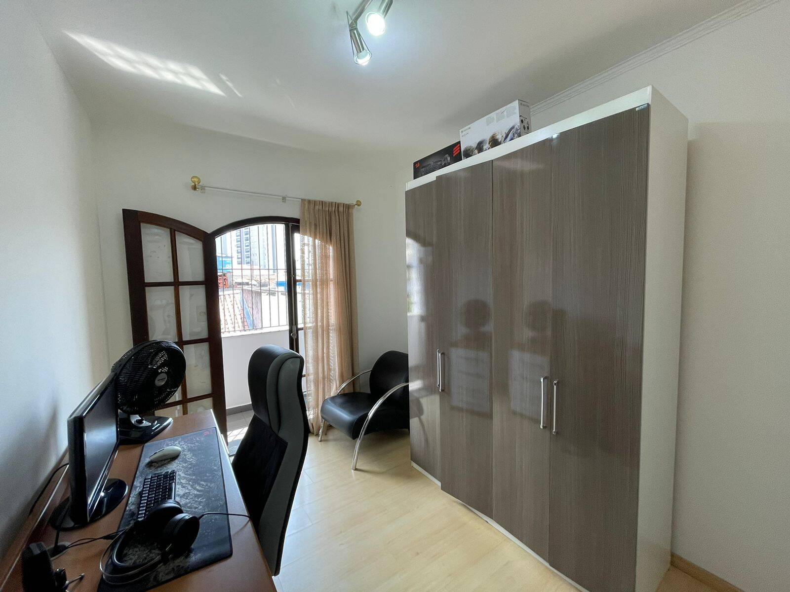 Casa à venda com 3 quartos, 210m² - Foto 18