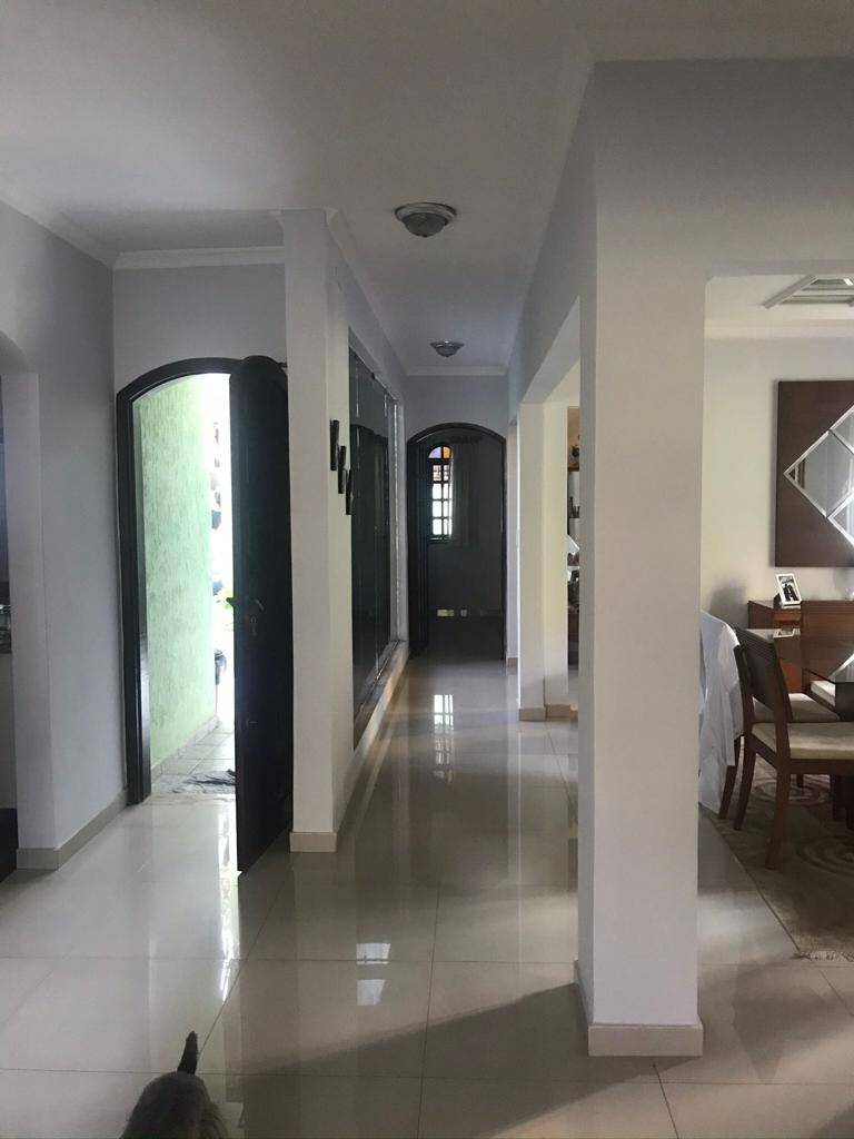 Casa à venda com 3 quartos, 250m² - Foto 4