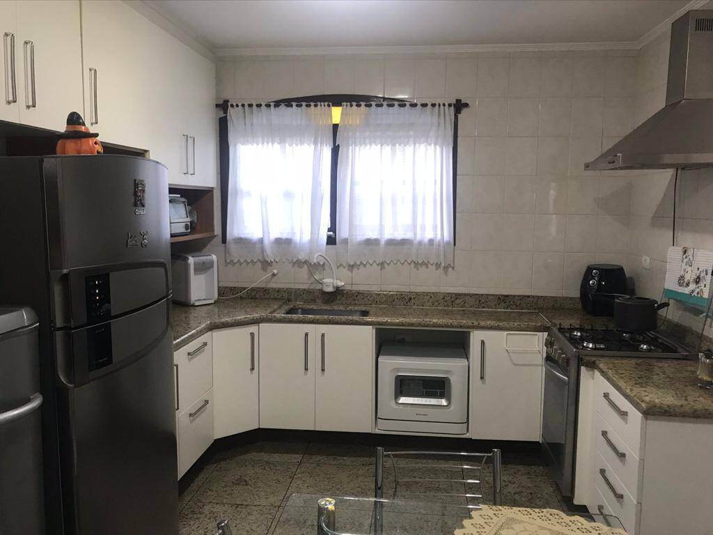 Casa à venda com 3 quartos, 250m² - Foto 18