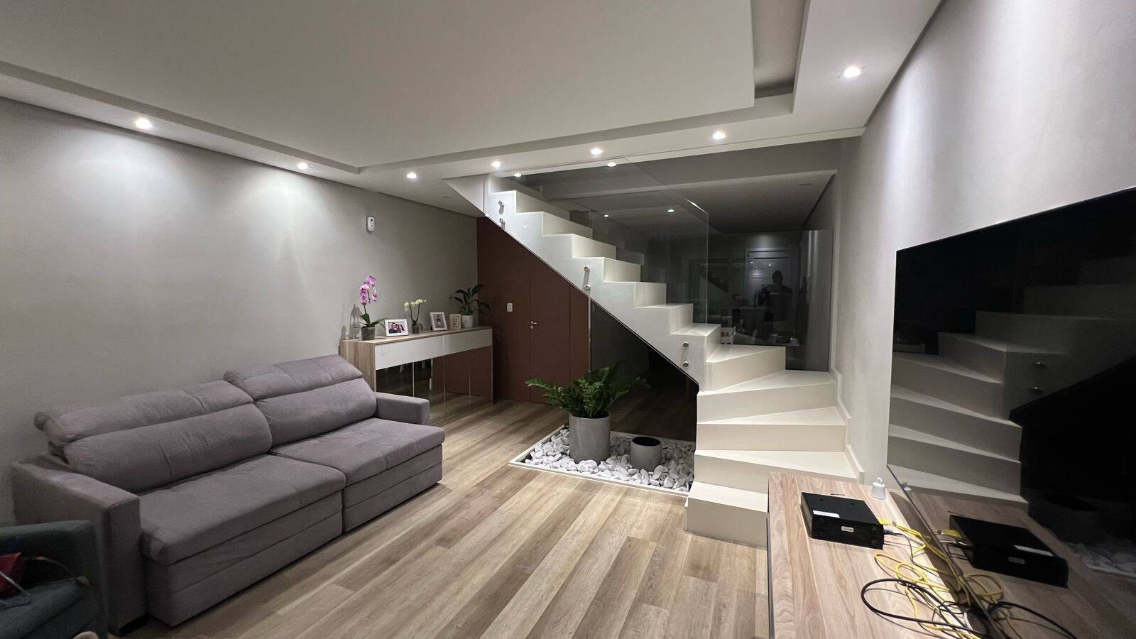 Casa à venda com 3 quartos, 174m² - Foto 1