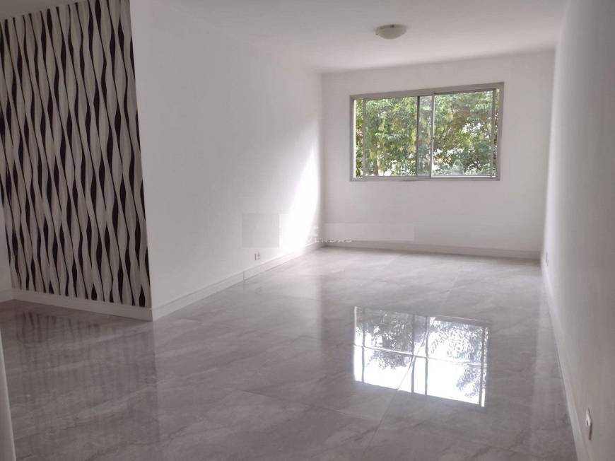 Apartamento à venda com 3 quartos, 85m² - Foto 1