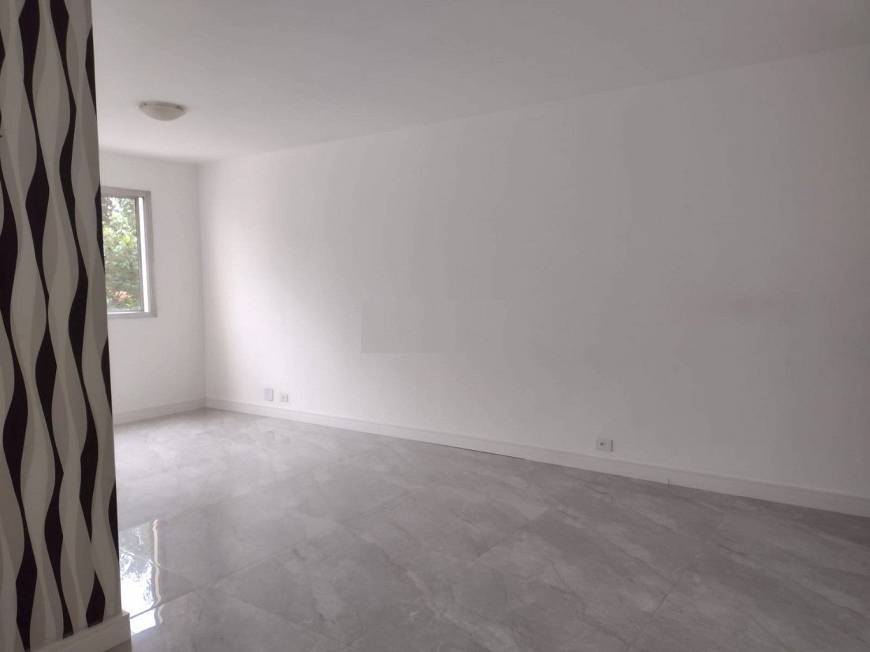 Apartamento à venda com 3 quartos, 85m² - Foto 2