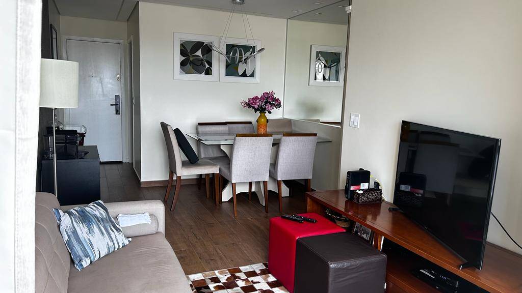 Apartamento à venda com 2 quartos, 70m² - Foto 3