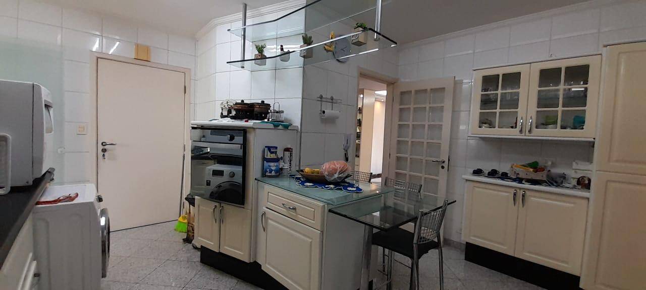 Apartamento à venda com 3 quartos, 156m² - Foto 6