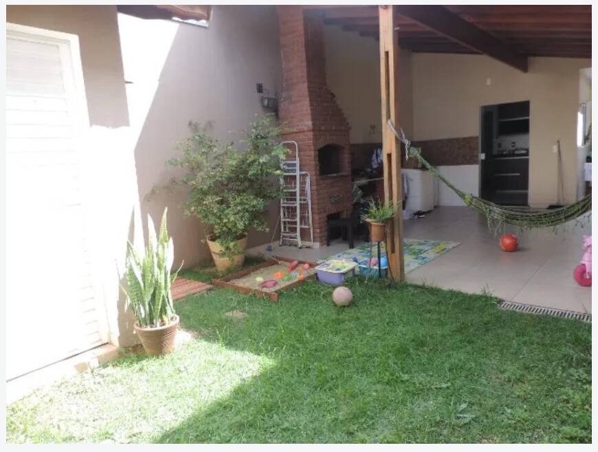 Casa à venda com 3 quartos, 176m² - Foto 1